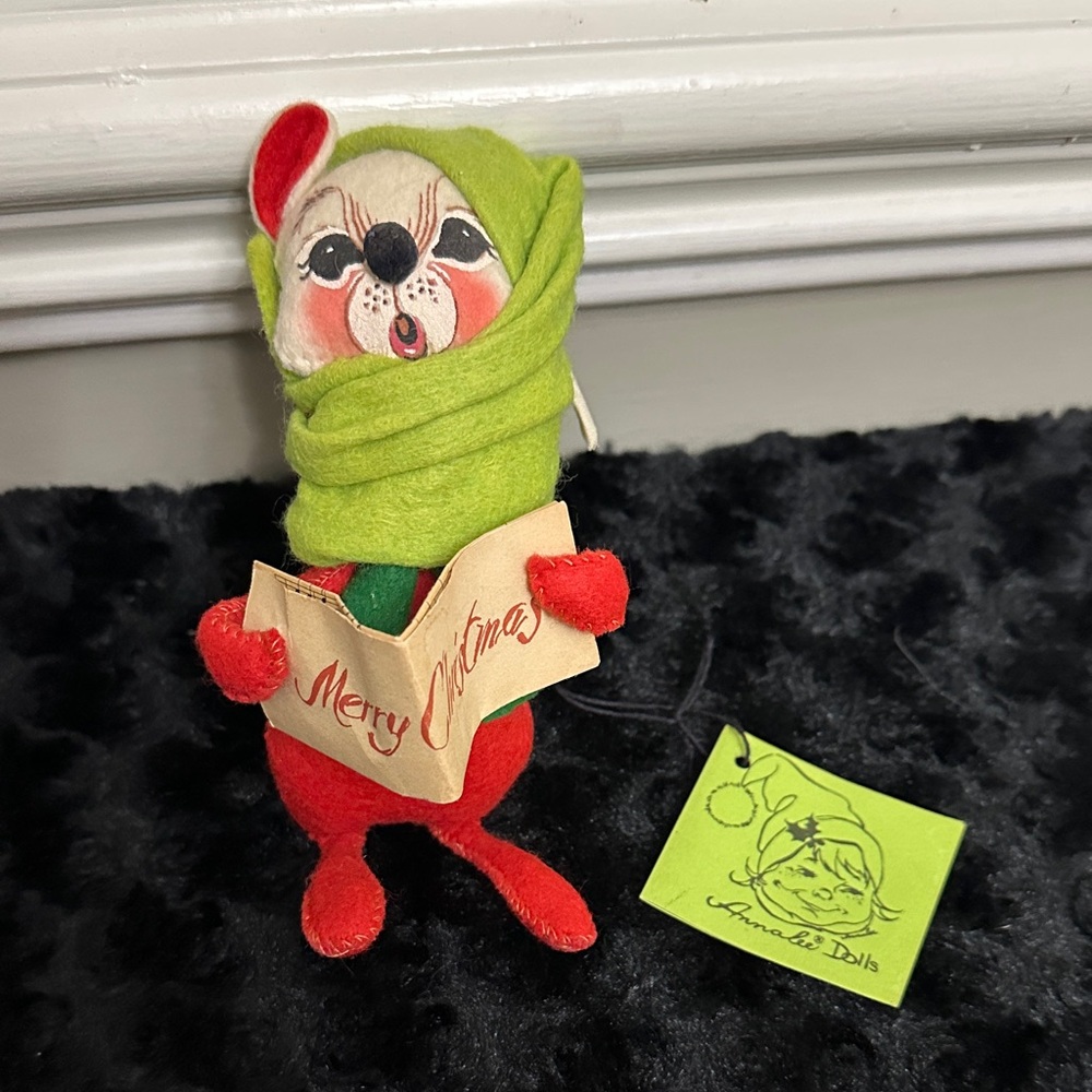 NWT Annalee Christmas caroler holiday mouse